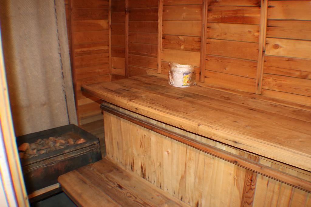 Hostel Ilbirs Karakol Esterno foto